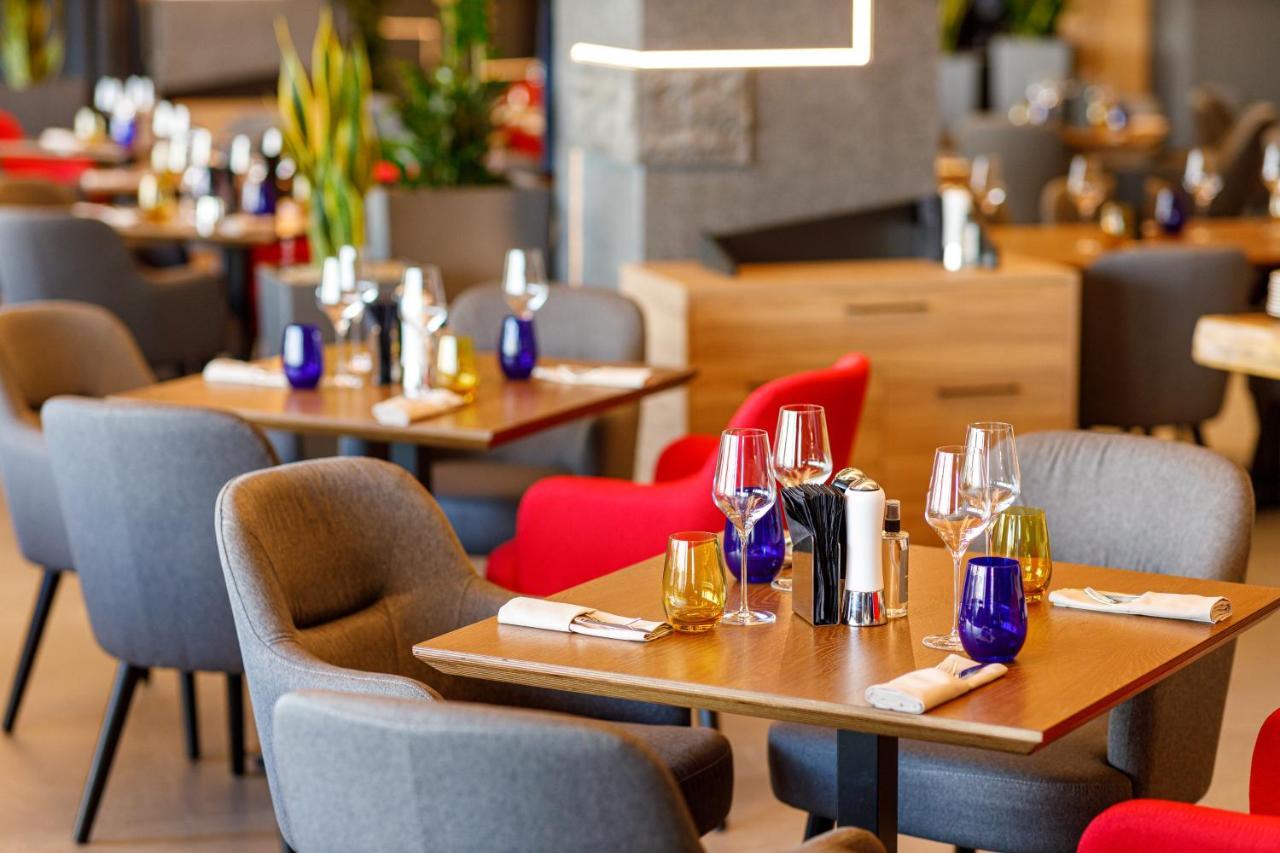 Qosmo Brasov Hotel 외부 사진