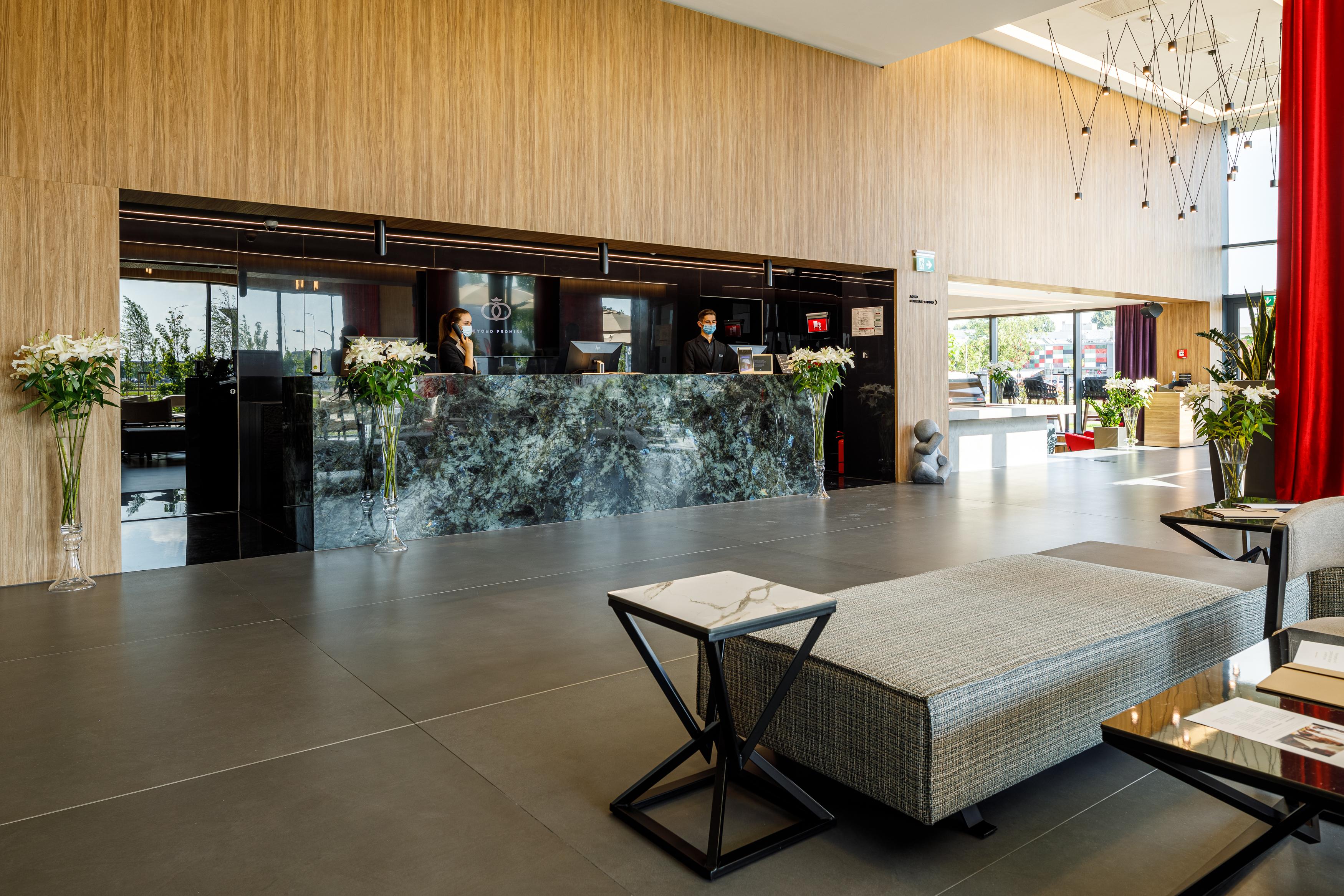 Qosmo Brasov Hotel 외부 사진