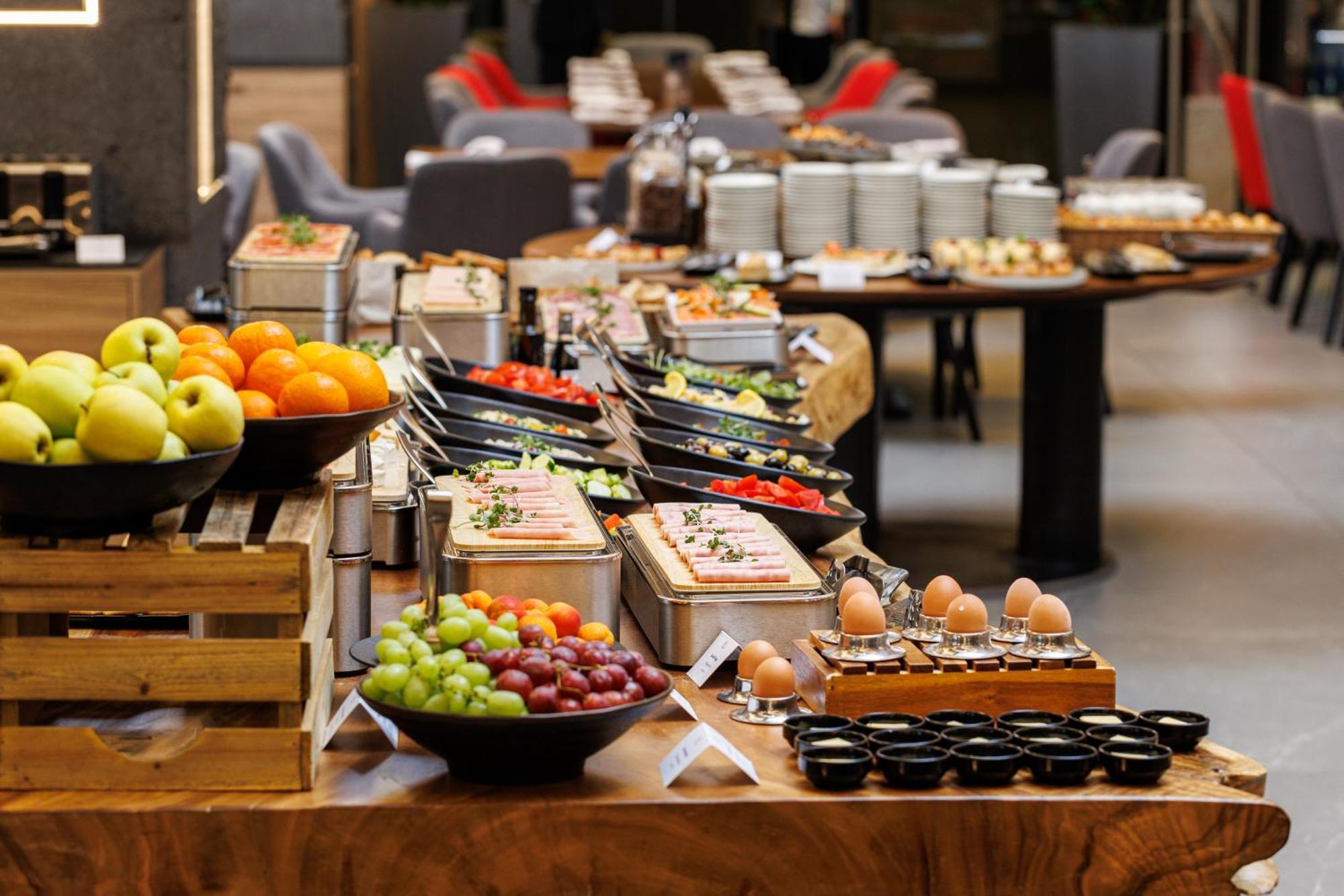Qosmo Brasov Hotel 외부 사진